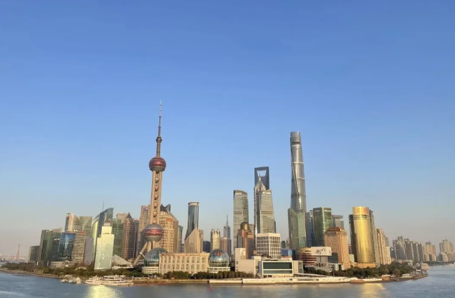 “领导在开会画饼，我在计算副业收入”：副